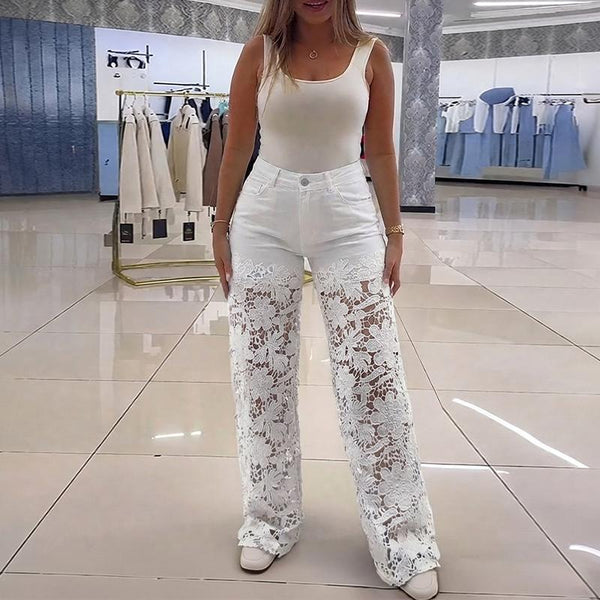Die geblümte Spitzen-Jeans mit weitem Bein
