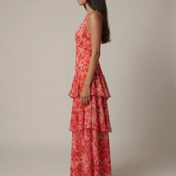 Romantisches gestuftes Maxikleid