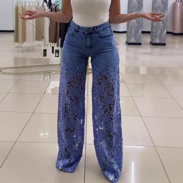 Die geblümte Spitzen-Jeans mit weitem Bein
